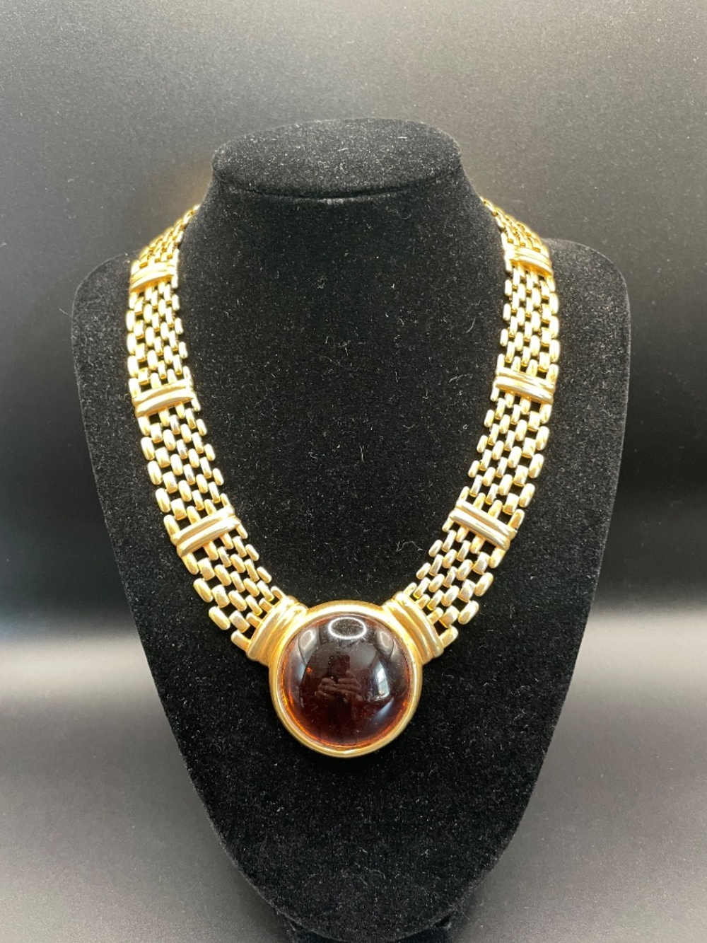 Napier Signed 90's Gold Tone Collar Necklace Amber Lucite